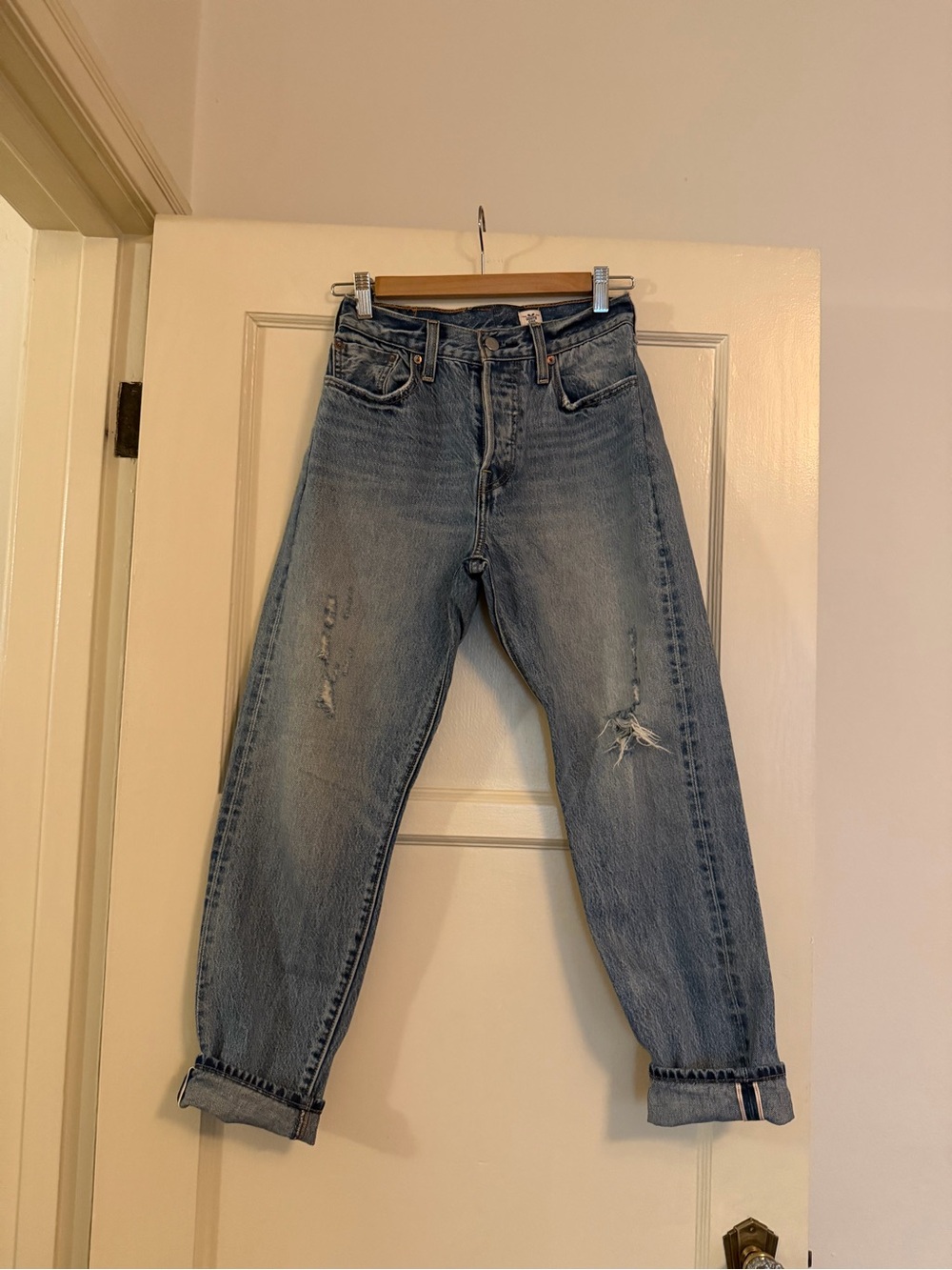 Vintage Levi's White Oak Cone Light Blue Cropped Distressed Jeans (Fits like 25)